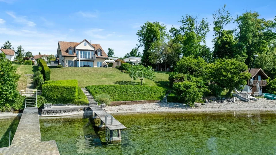 Rare villa avec plage à St-Prex