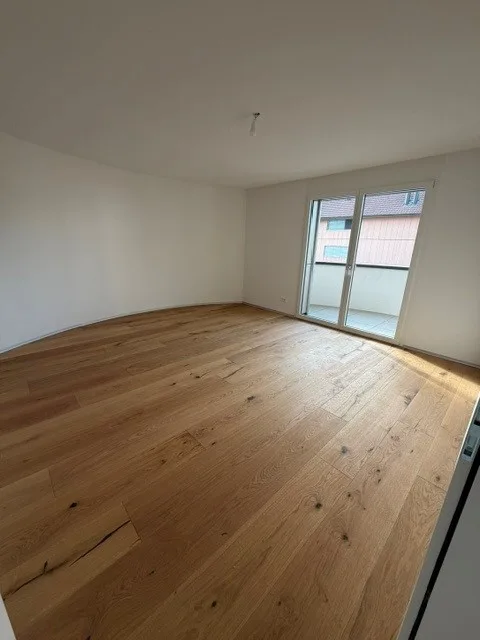 DIE LETZTE 4.5-ZIMMER WOHNUNG MIT 2 BALKONEN IM KERN VON SCHMITTEN – Foto 6 von 17