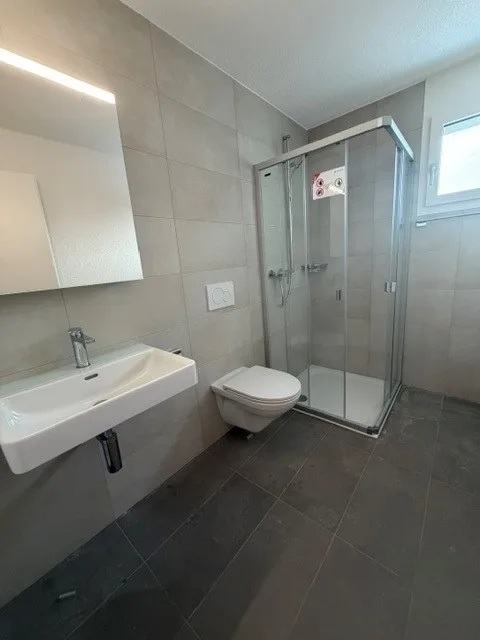 DIE LETZTE 4.5-ZIMMER WOHNUNG MIT 2 BALKONEN IM KERN VON SCHMITTEN – Foto 10 von 17