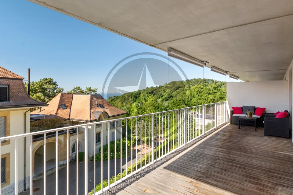 Spacieux appartement traversant de 3,5 pièces avec grand balcon