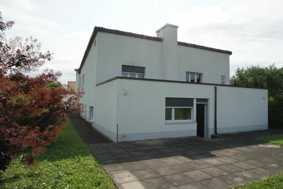 ARI-236 - Rendement - Très belle maison de 2 appartements de 4,5 et 3,5 pièces sur une parcelle de 1'134 m2