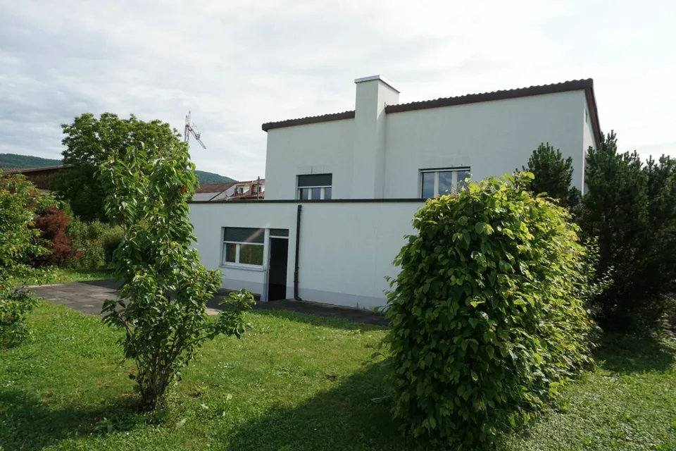 ARI-236 - Rendement - Très belle maison de 2 appartements de 4,5 et 3,5 pièces sur une parcelle de 1'134 m2