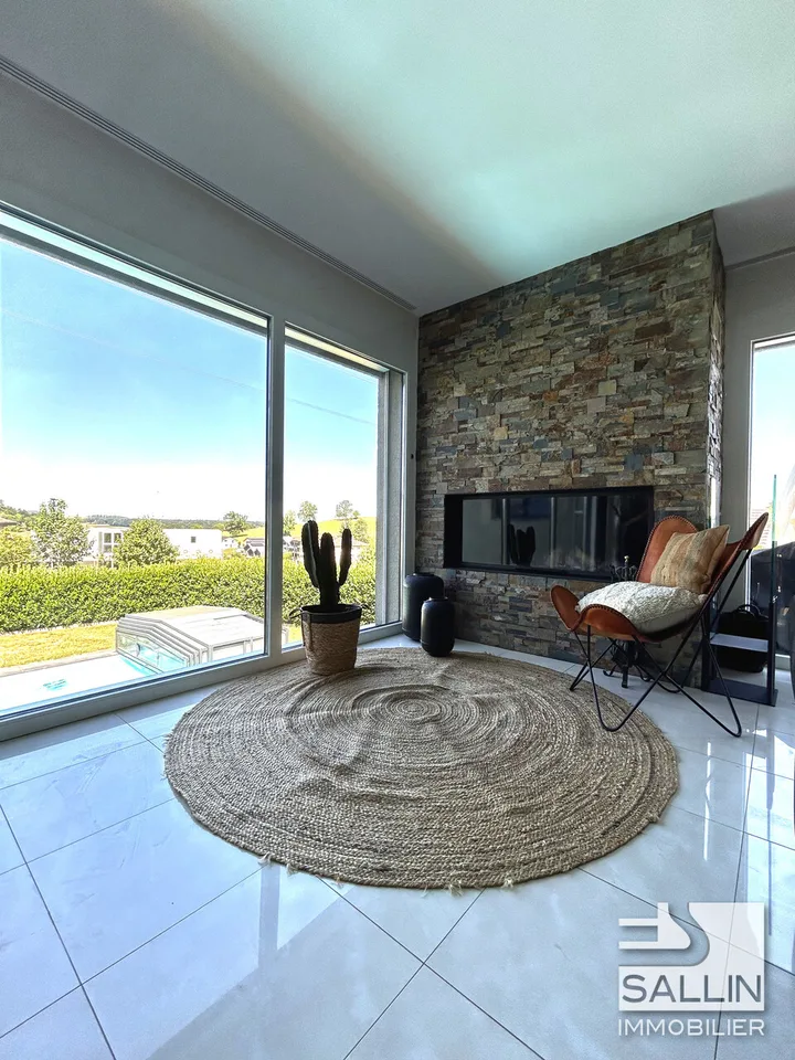 Proprietà di lusso con piscina e appartamento di 2½ locali