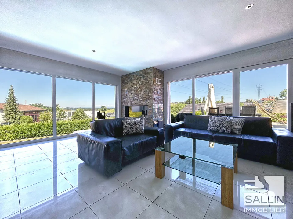 Proprietà di lusso con piscina e appartamento di 2½ locali