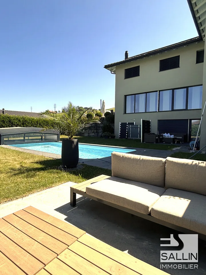 Proprietà di lusso con piscina e appartamento di 2½ locali – foto 9 di 11