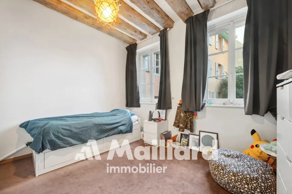 Elegantes, geräumiges und helles Apartment im Herzen der Altstadt von Bourg! – Foto 6 von 13