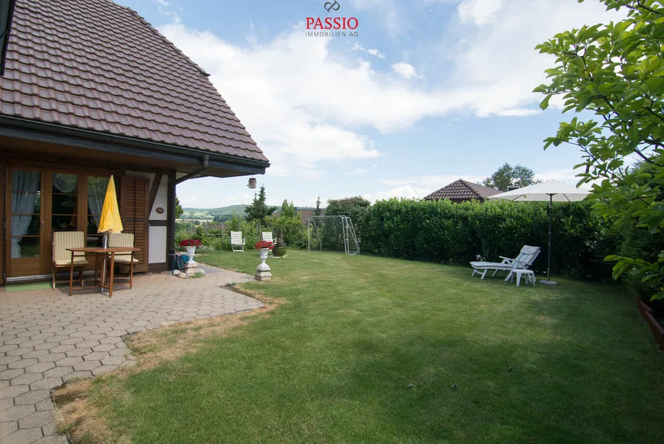 Grande casa di 8,5 locali con vista sulle Alpi e giardino idilliaco