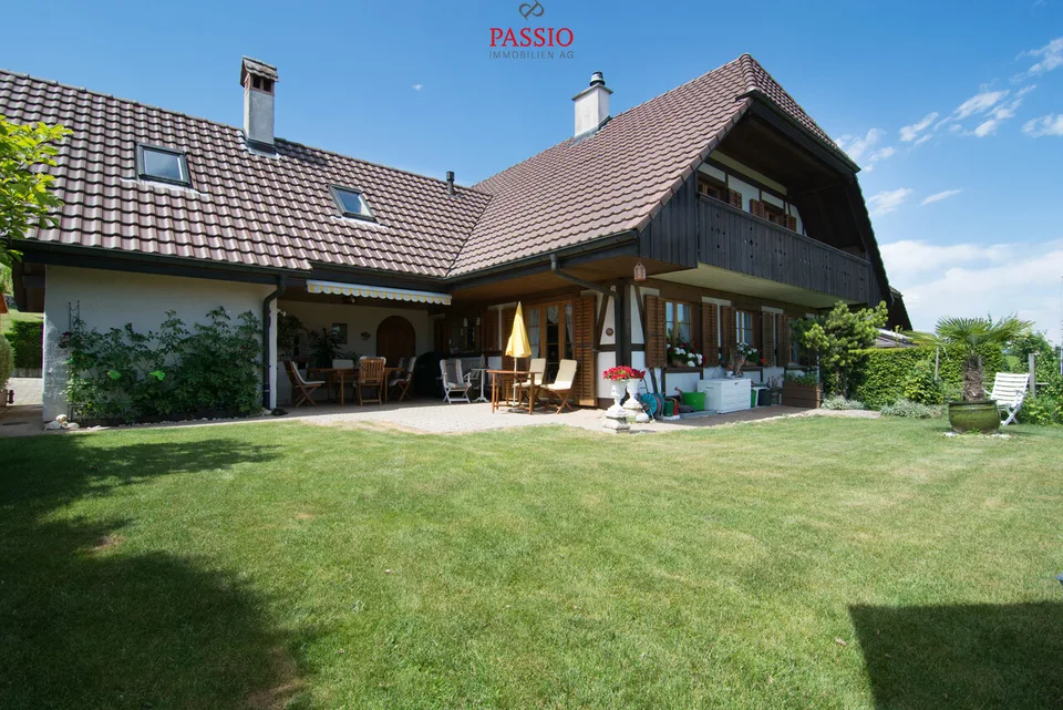 Grande casa di 8,5 locali con vista sulle Alpi e giardino idilliaco
