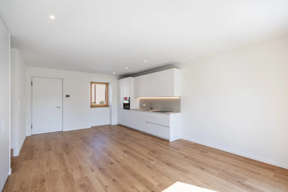 Ehemalige, komplett renovierte Villa, Duplex in erster Lage mit privatem Garten