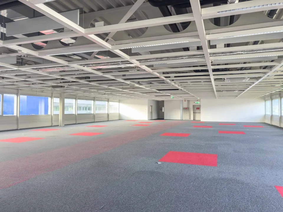 Vernier - Surface de 1380 m2 en attique - Immeuble IKEA