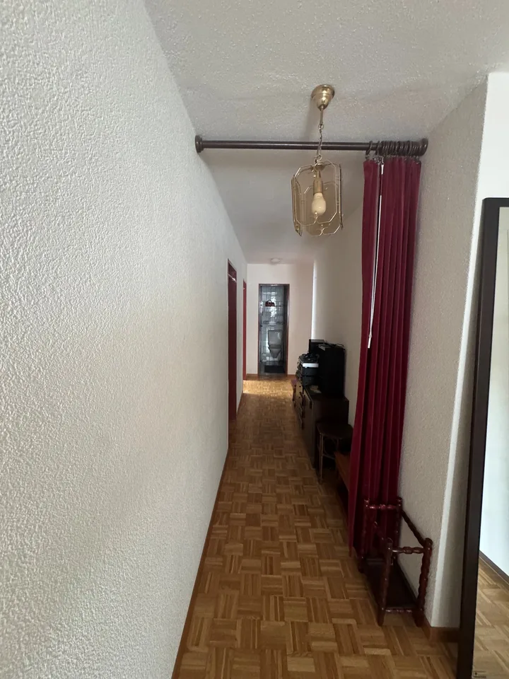 Appartamento soleggiato di 3,5 locali con vista lago a Ipsach