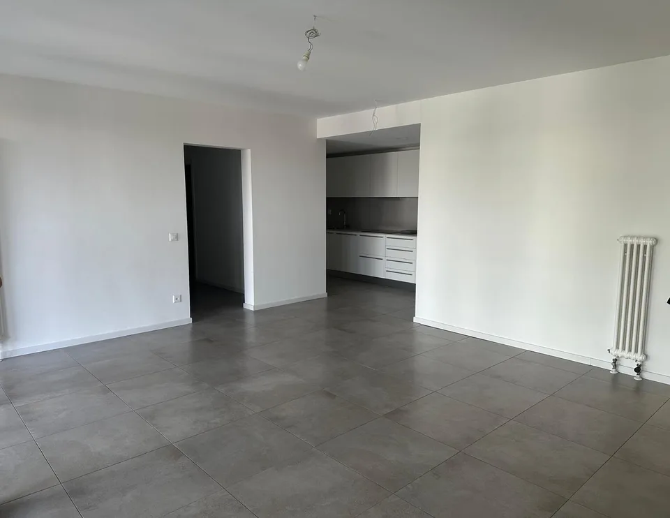Modernes 2.5-Zimmer-Apartment mit Terrasse und privatem Garten in Pazzallo