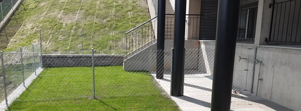 Modernes 2.5-Zimmer-Apartment mit Terrasse und privatem Garten in Pazzallo