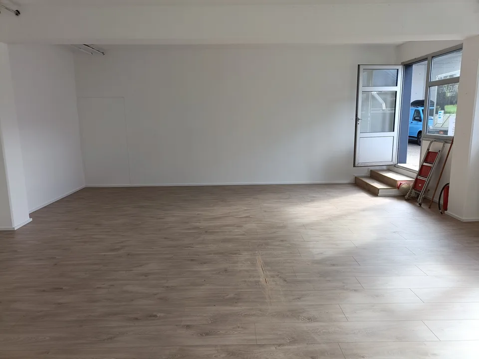 ZU VERMIETEN, BÜRO-LAGERRÄUM