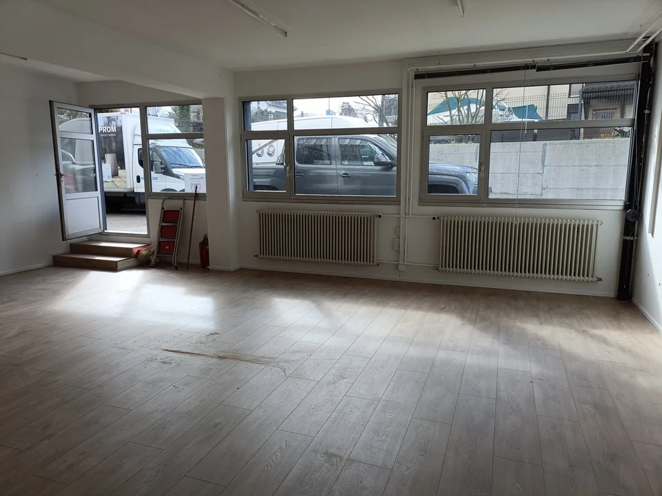 ZU VERMIETEN, BÜRO-LAGERRÄUM