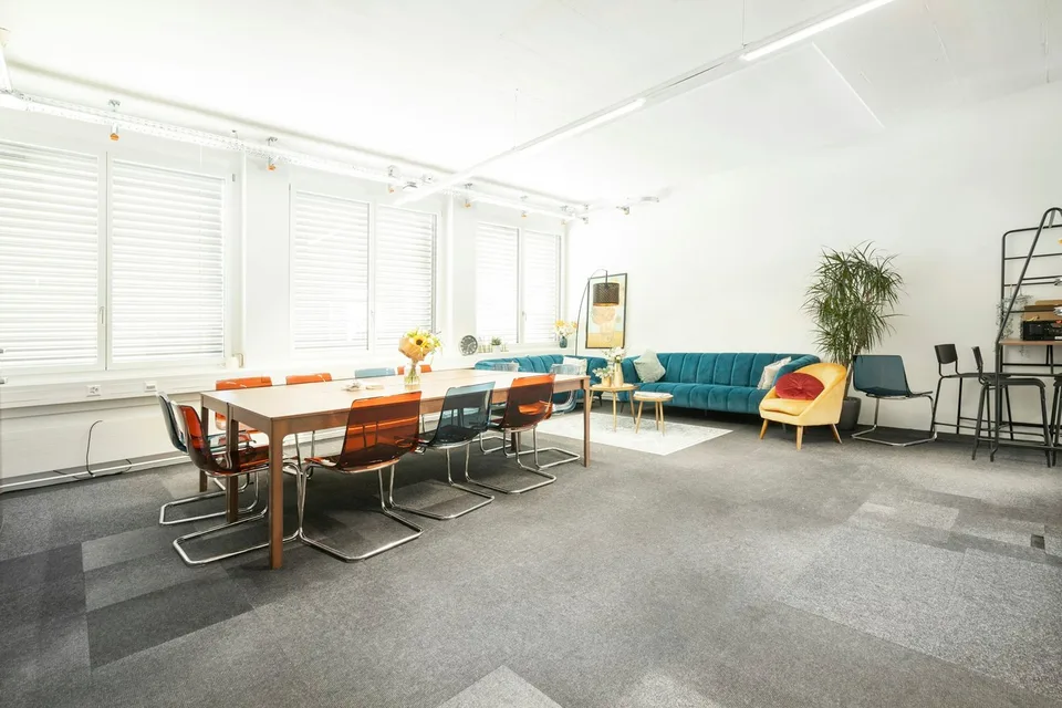 500 m2 d'espace de bureau neuf, climatisé, avec vue directe sur les mouvements aériens – photo 13 sur 13