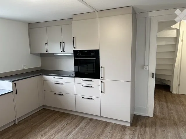 Appartement lumineux 5 pièces avec balcon à Menziken – à louer à partir d'août 2026