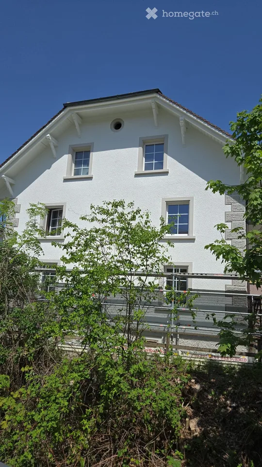 Appartement lumineux 5 pièces avec balcon à Menziken – à louer à partir d'août 2026