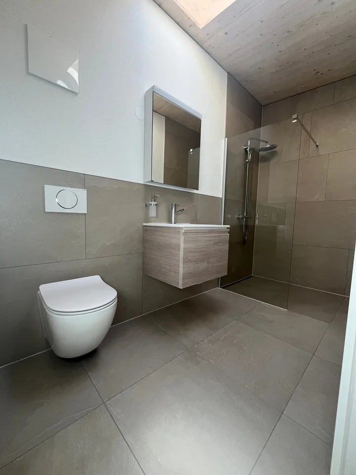 Klimatisierte 3.5-Zimmer-Dachwohnung  Erstbezug mit grosser Terrasse