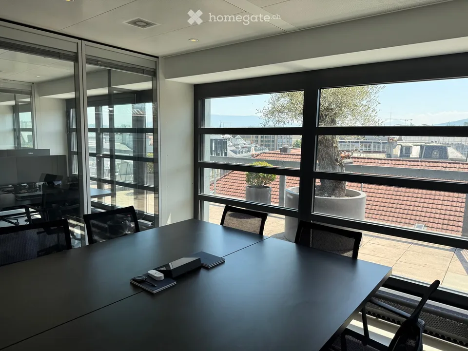 Bureau d'exception à Genève — immense terrasse, vue Jet d'Eau, clé en main, mobilier disponible