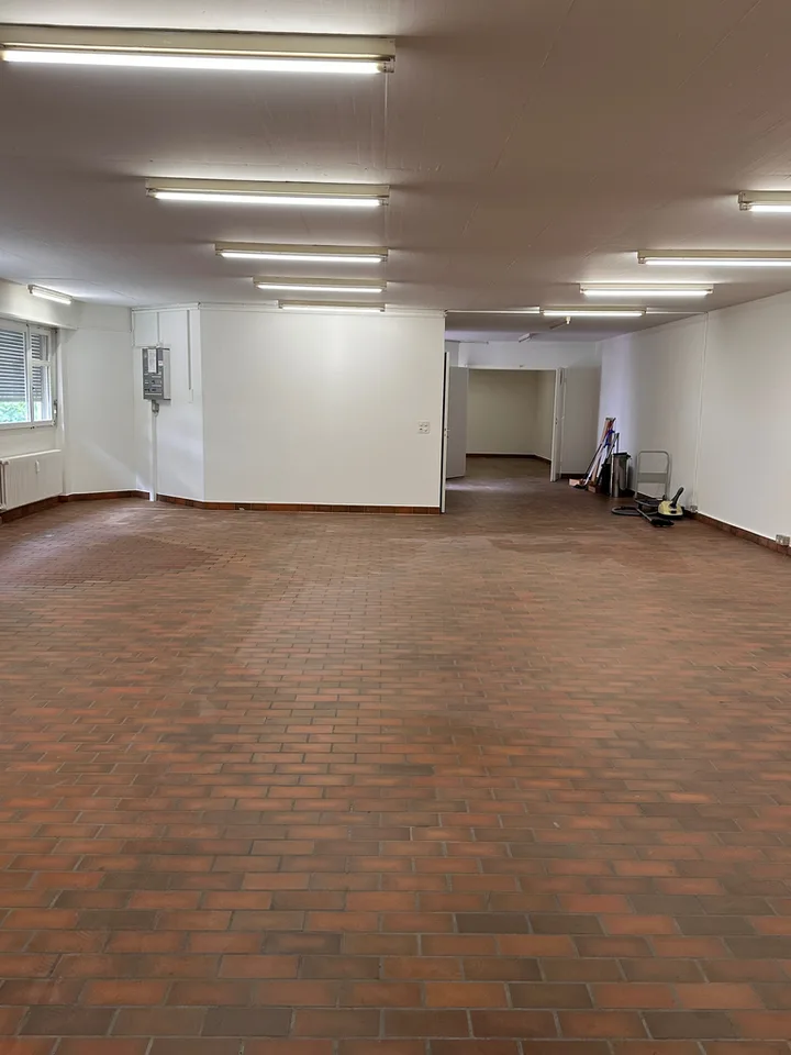 Spazio commerciale polivalente nel quartiere di Gundeldingen