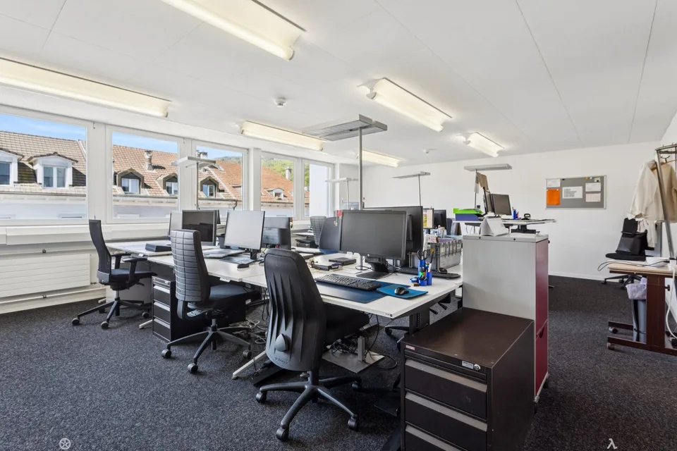 Ausgebaute Bürofläche an zentraler Lage