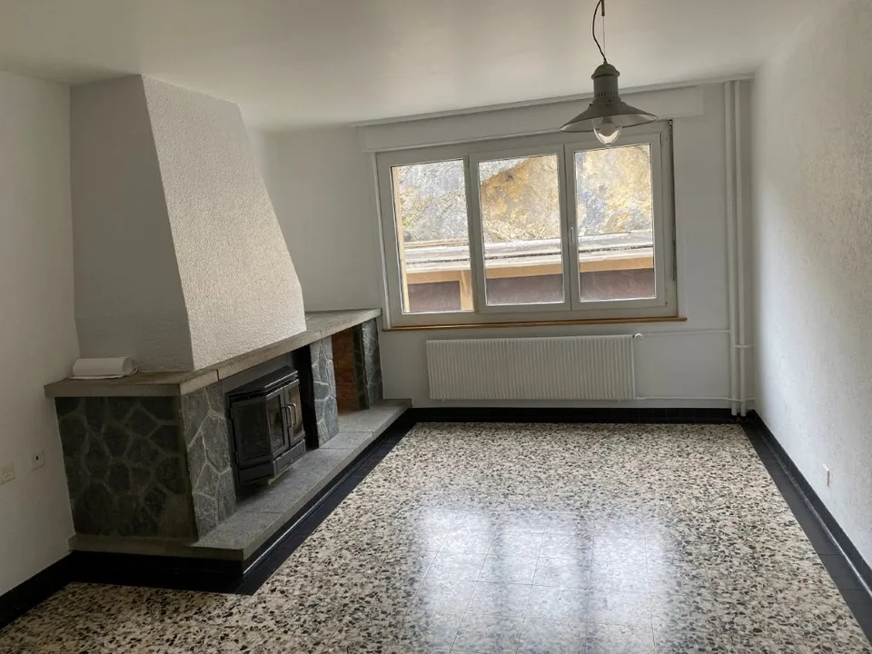 Meraviglioso appartamento di 5.5 locali con balcone e camino
