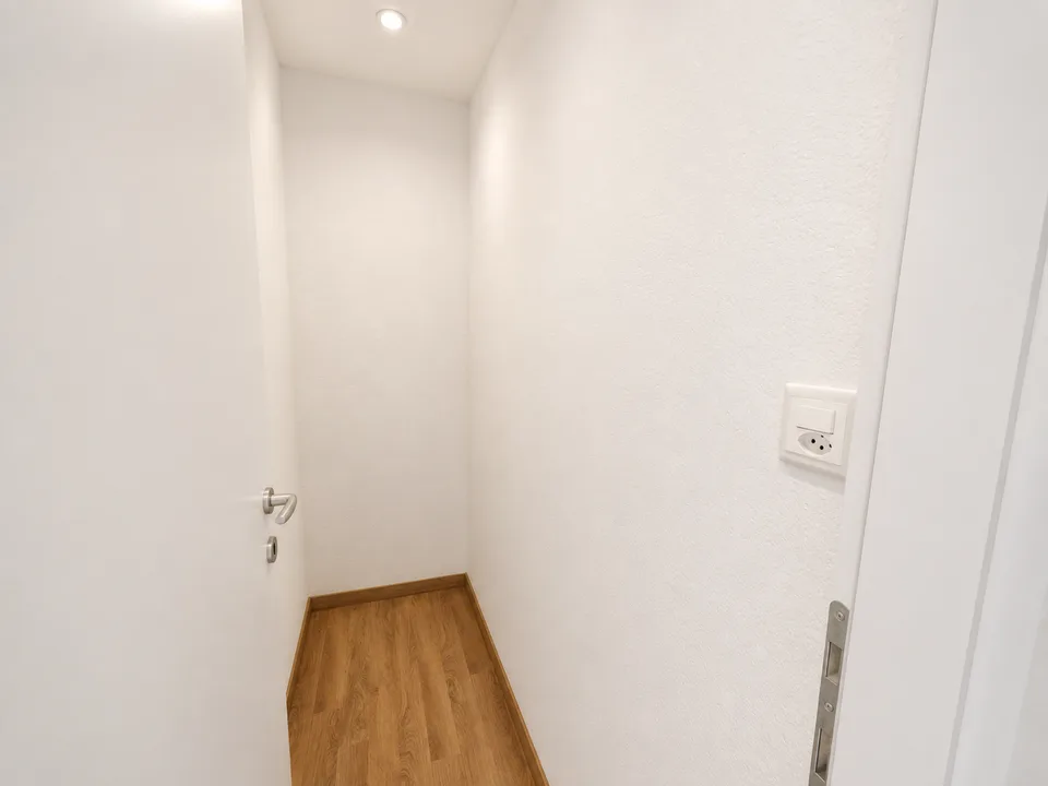 Wohnung 3.5 Zimmer mit Balkon und schöner Aussicht im ersten Stock – Le Locle