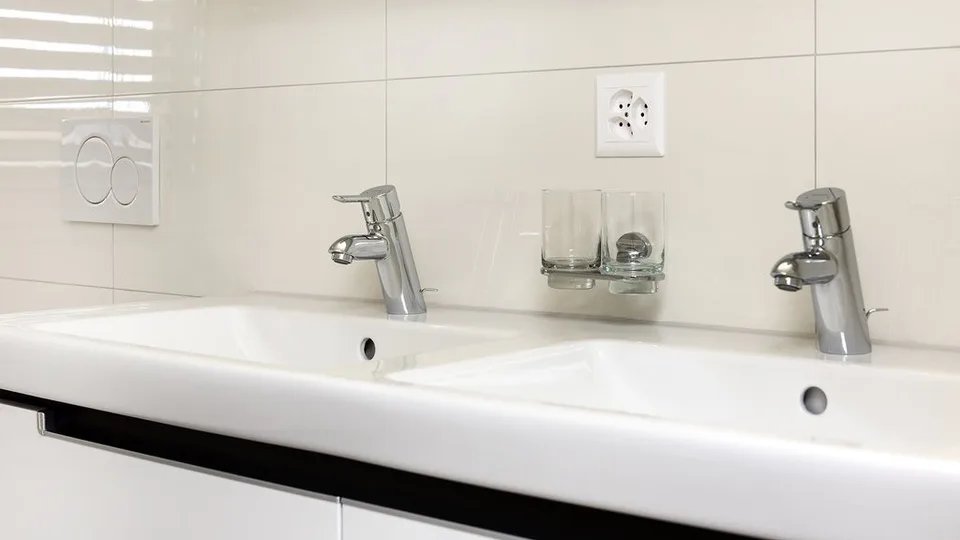 OTTIMO APPARTAMENTO 4.5 LOCALI CON DUE BALCONI IN AFFITTO – foto 14 di 14