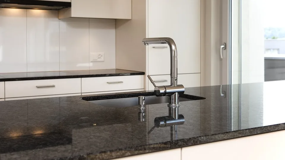 TOLLE 4.5 ZIMMER WOHNUNG MIT ZWEI BALKONEN ZU VERMIETEN