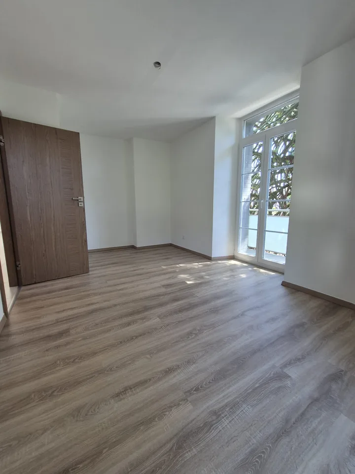Wohnung mit 4.5 Zimmern im 1. Stock – Foto 7 von 11