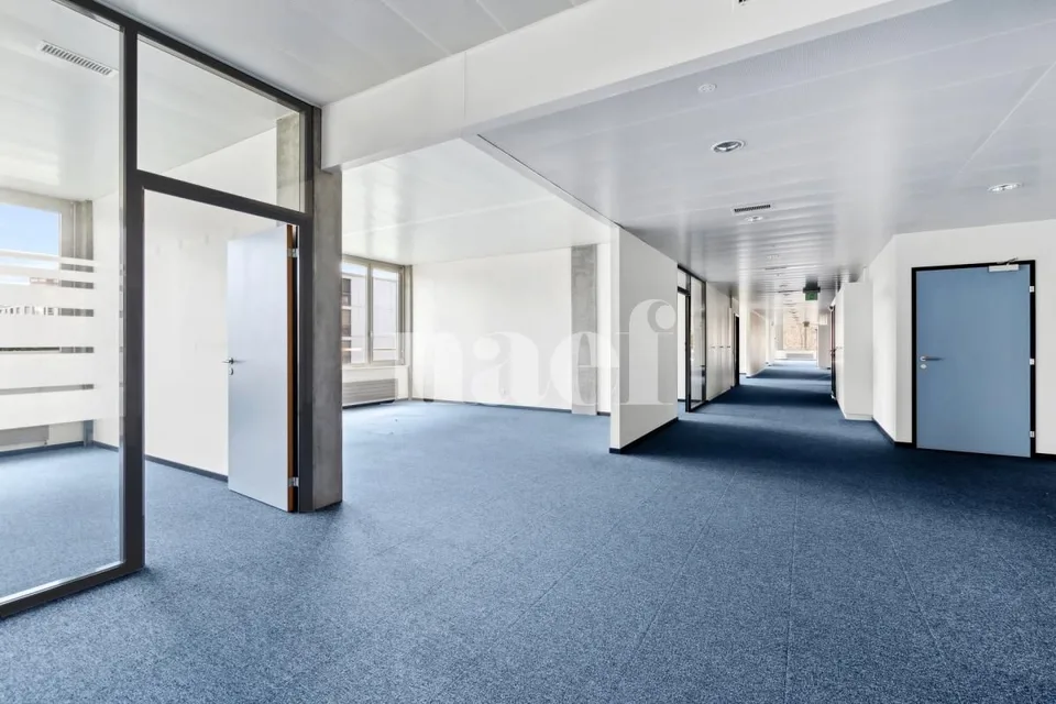 Surface d'env. 211m2 modulables au 1er étage