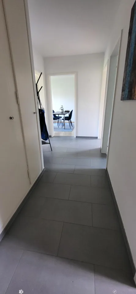 Appartement 3 pièces avec balcon, 1er étage droite
