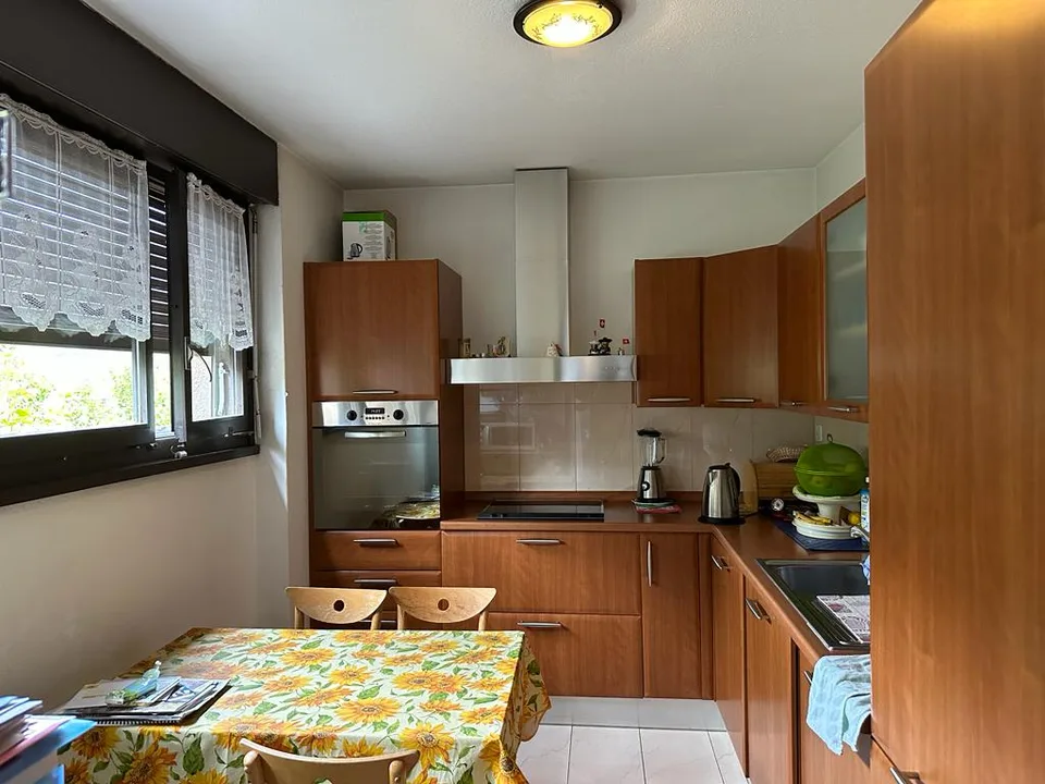 Wohnung 4.5 Zimmer, nahe Schulen und Dienstleistungen