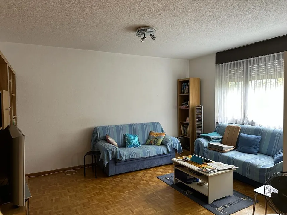 Wohnung 4.5 Zimmer, nahe Schulen und Dienstleistungen