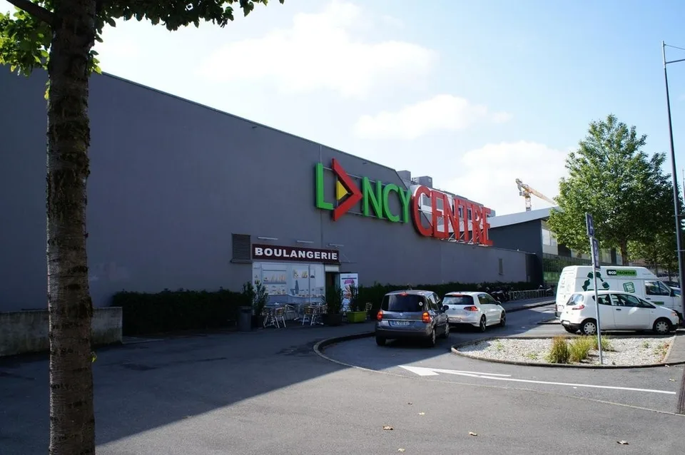 Lancy Zentrum! Unterirdischer Parkplatz