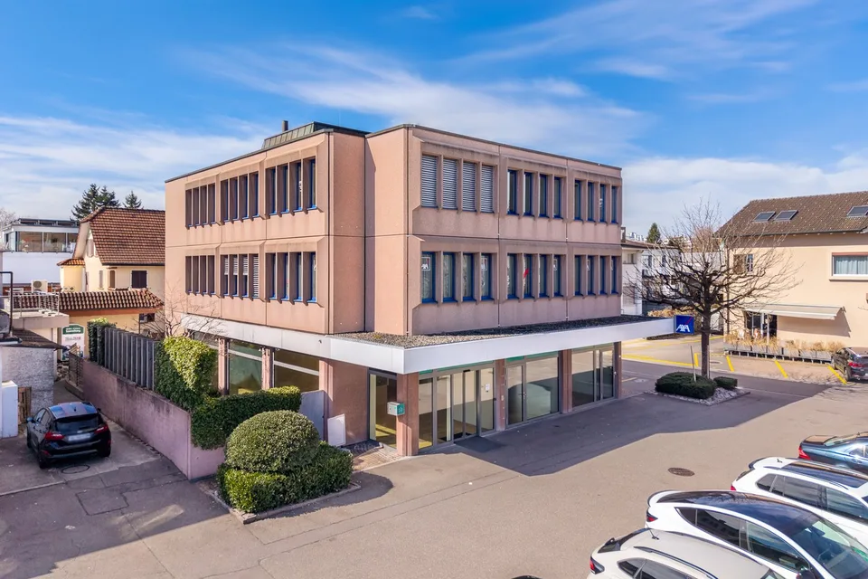 Moderne, hochwertig ausgebaute Gewerbefläche im Zentrum des Mutschellen