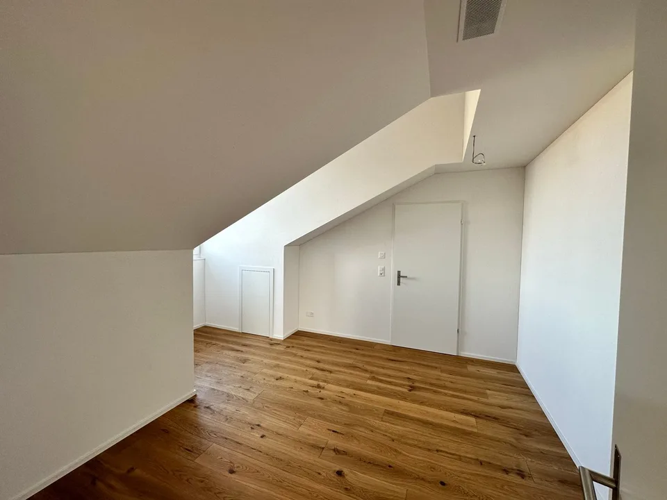Modern 4.5-room attic apartment