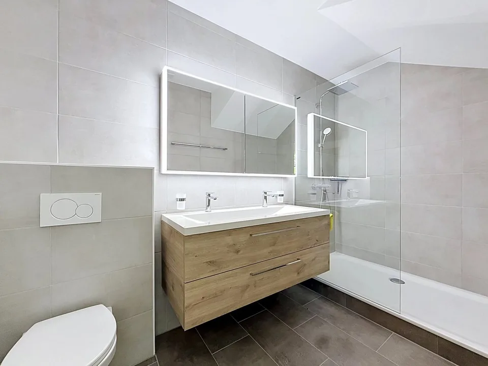 For rent: 4.5 rooms renovated, 150 m², with garden, garage and panoramic view – photo 13 of 13
