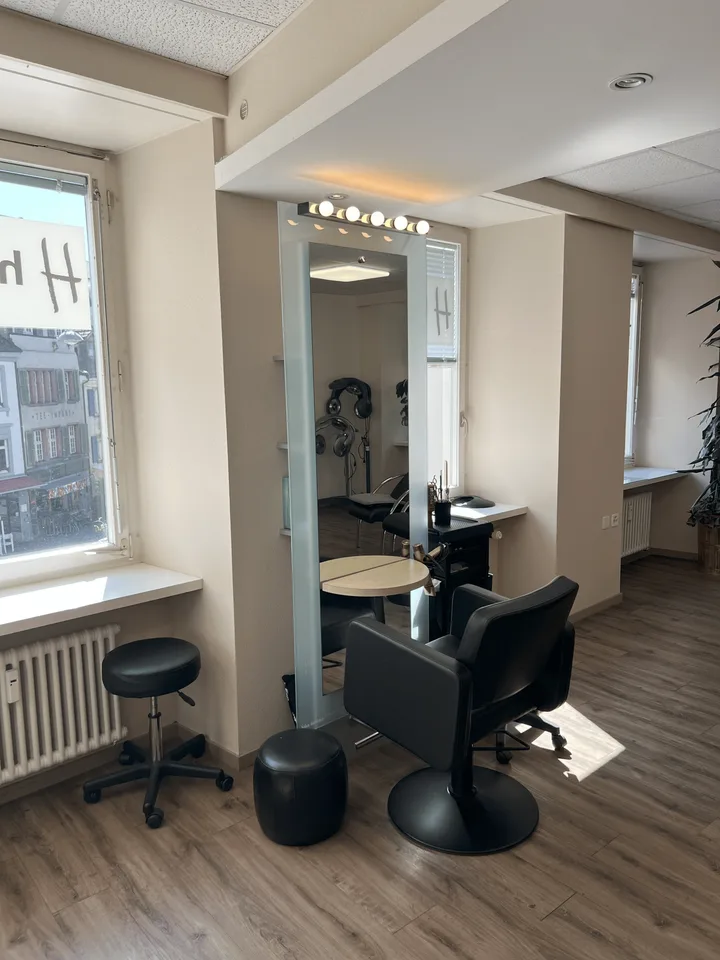 Coiffeur Stuhlmiete / Nagelplaz in Salon im herzen vom Basel