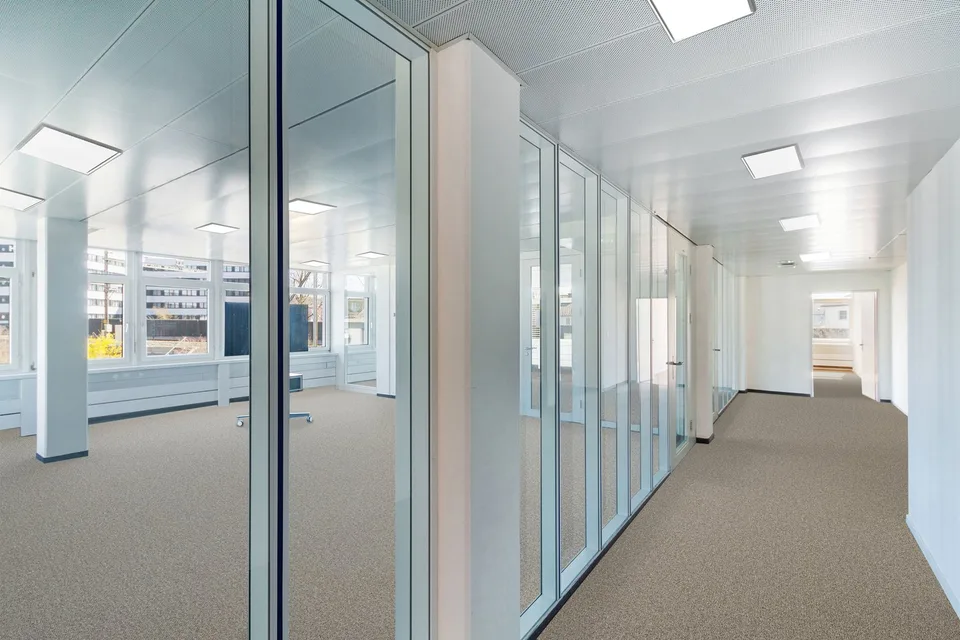 Espace de bureau aménagé à Glattbrugg avec des connexions de trafic optimales – photo 16 sur 17