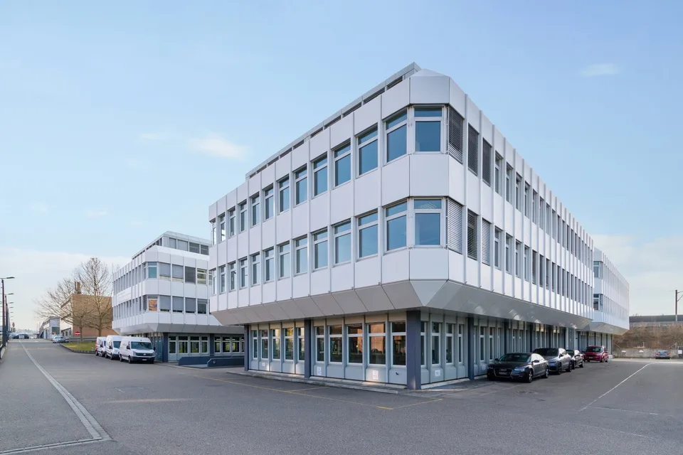 Ausgebaute Bürofläche in Glattbrugg mit optimaler Verkehrsanbindung