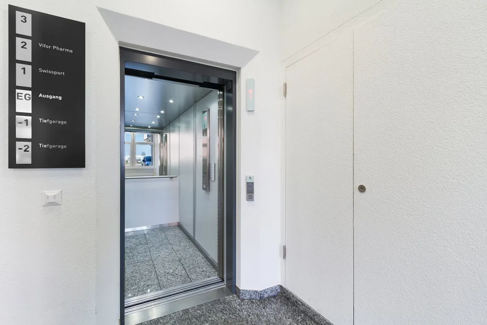 Espace de bureau aménagé à Glattbrugg avec des connexions de trafic optimales – photo 7 sur 17