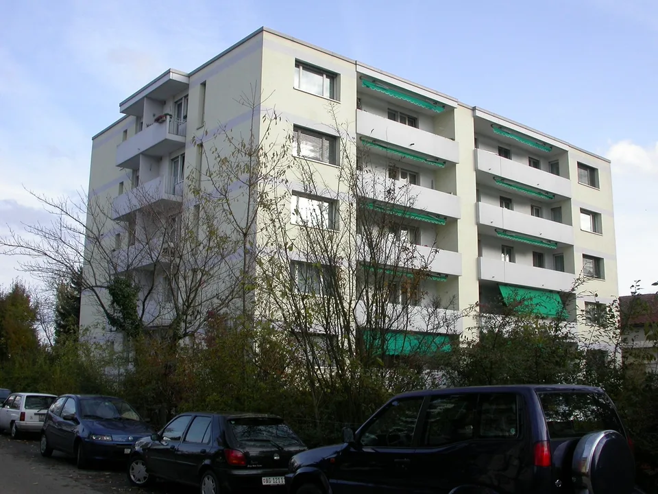 Per sofort grosszügige Wohnung an zentraler Lage