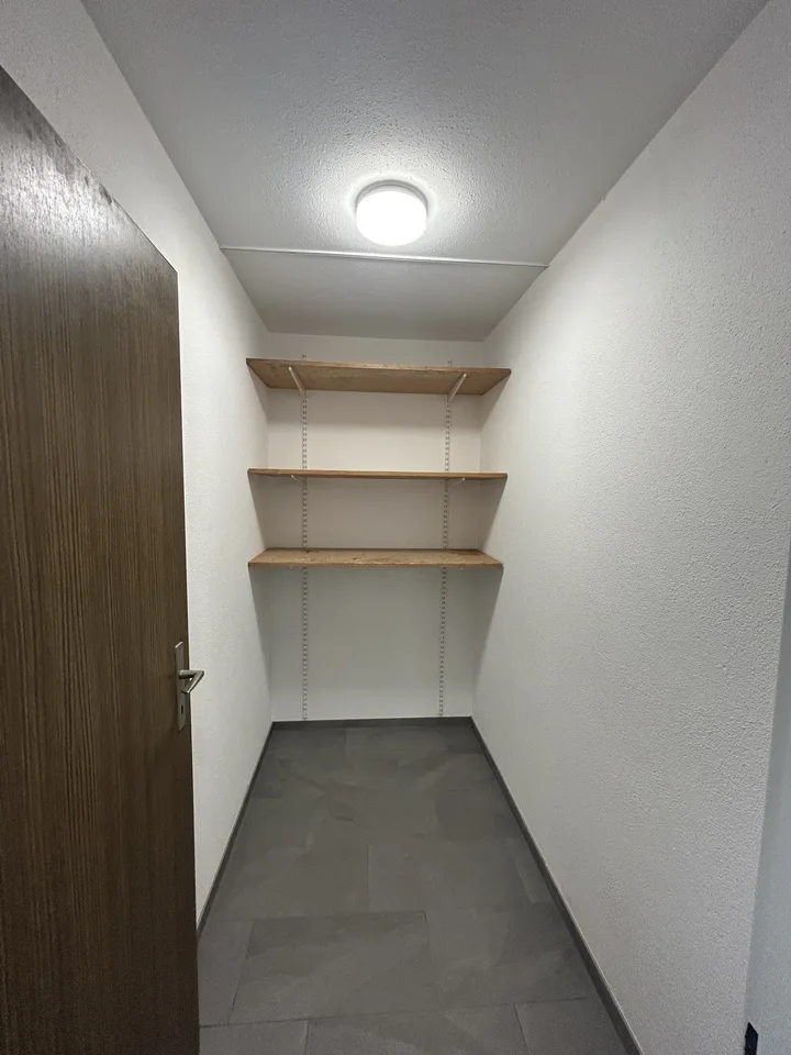 Ampio appartamento in posizione centrale disponibile immediatamente – foto 7 di 20