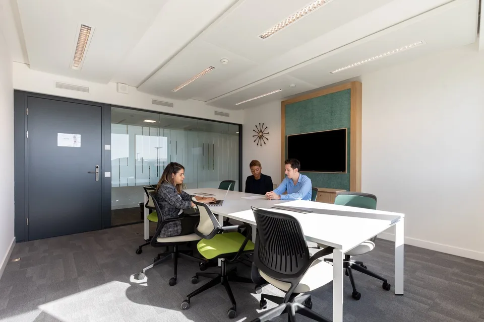 Bureau privé pour 15 à Regus Nations