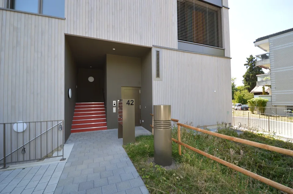 Abitazione moderna nel cuore di Worb – Nuovo edificio in posizione centrale