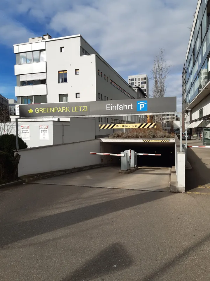 Motorradeinstellplatz im Greenpark