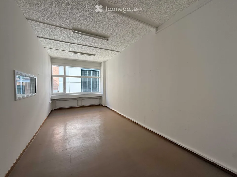 🚀 Spazio commerciale con localizzazione potente a Zürich Altstetten (circa 50 m²)