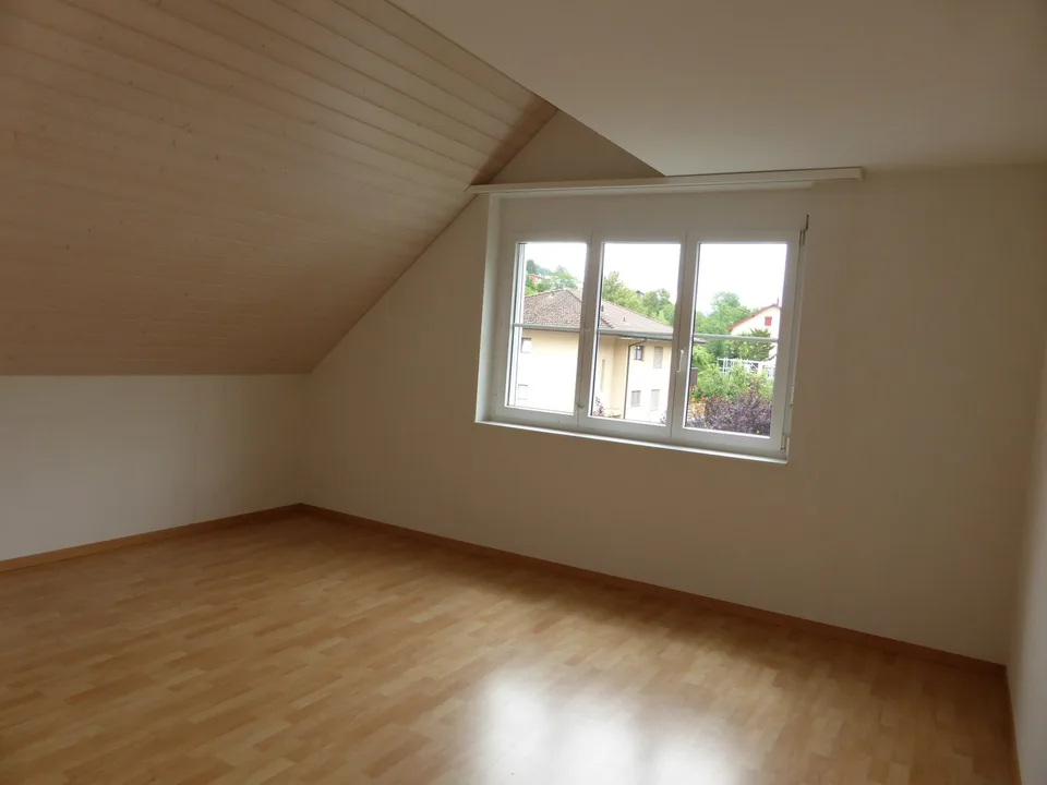 Ampio appartamento-maisonnette di 6,5 locali a Zeiningen – foto 7 di 14